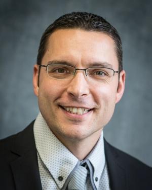 Headshot of Chris Horn.